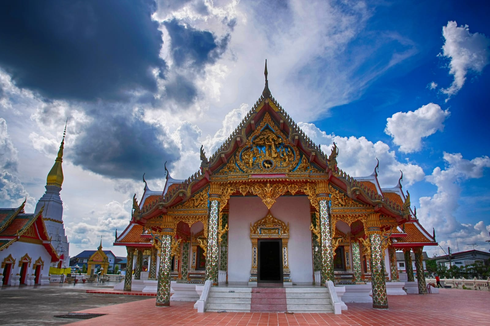 พักที่ไหนดี ในสกลนคร