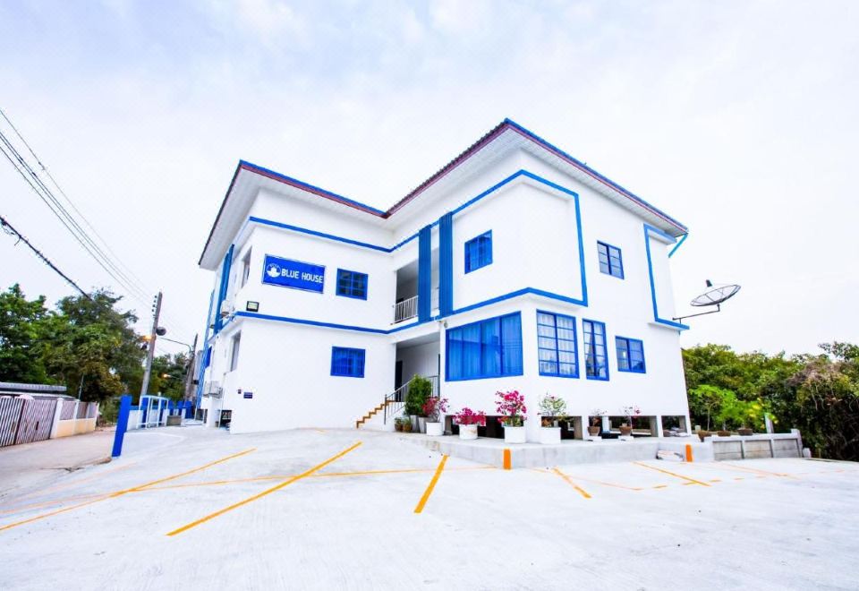 Blue House Ang Thong