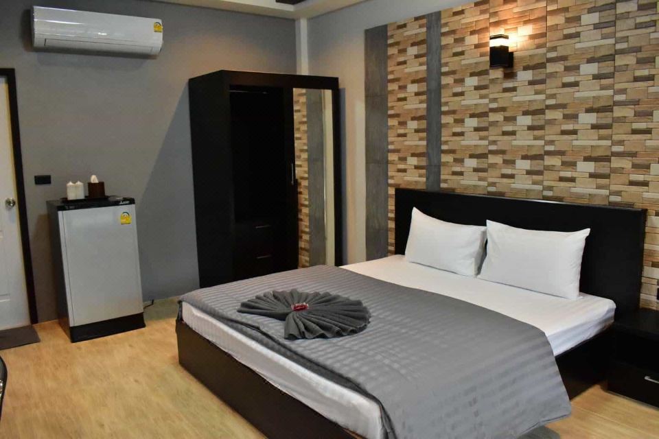 มุมภายนอกรีสอร์ท Ratchapruek DC Resort ตำบลป่างิ้ว อ่างทอง
