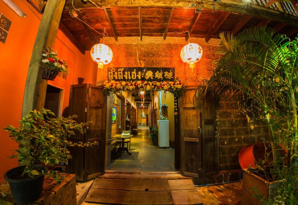 เรือนไม้สักของ Baan Are Gong Riverside Homestay ริมแม่น้ำป่าสัก