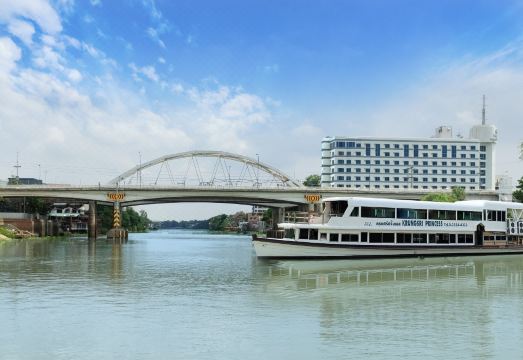 ห้องพักของ Krungsri River Hotel พร้อมหน้าต่างมองเห็นแม่น้ำป่าสัก