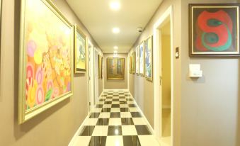 บริเวณสวนเล็กของ Aree Art Residence เงียบสงบในซอยย่านพหลโยธิน