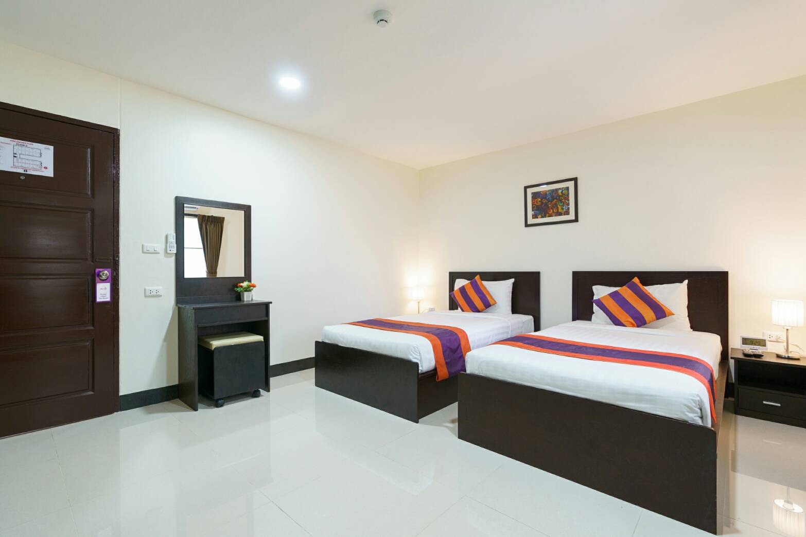 ห้อง Standard ของ Aspira Residence Sukhumvit 71 — เตียง King สะอาด ระเบียงส่วนตัว มีห้องครัว