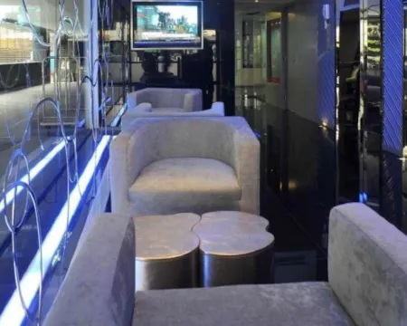 บรรยากาศบาร์ดาดฟ้า TropiKool ของ Best Western Sukhumvit 20