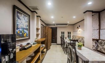 Garden and surroundings of Cana Boutique Hotel in Bang Phlat, Thonburi west Bangkok