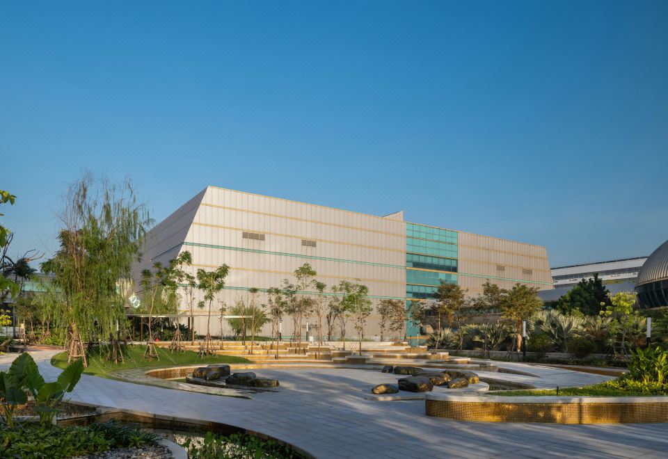 Centara Life Government Complex Hotel & Convention Centre