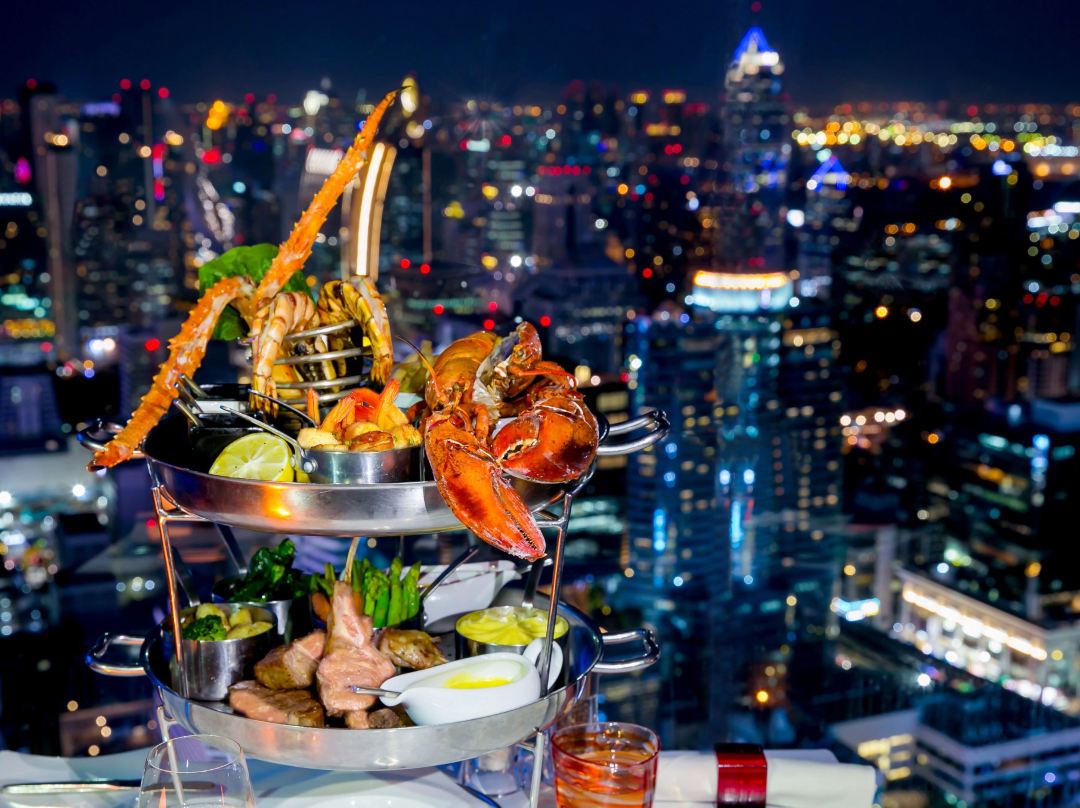 Red Sky รูฟท็อปบาร์ชั้น 56 ของ Centara Grand Bangkok วิวเมืองกรุงเทพ 360 องศา