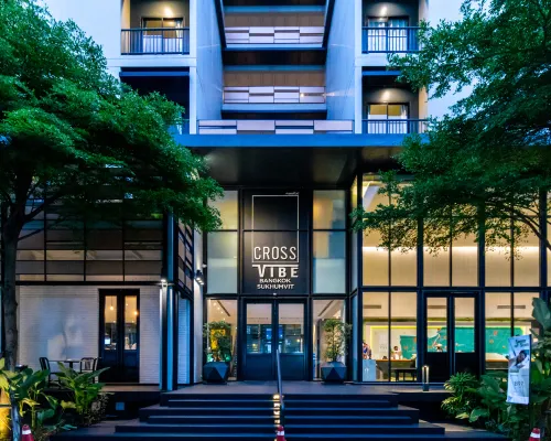 Cross Vibe Bangkok Sukhumvit