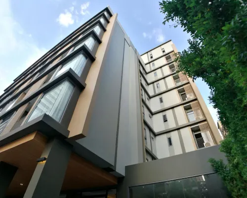 De Prime Rangnam Hotel