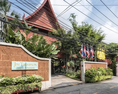 Exterior of Emporium Suites by Chatrium tower on Sukhumvit Soi 24 Bangkok