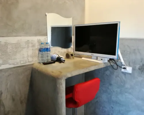 ห้องพักสะอาดเรียบง่ายของ Hive28 ย่านหัวหมาก เดิน 700 เมตรถึงสนามราชมังคลา
