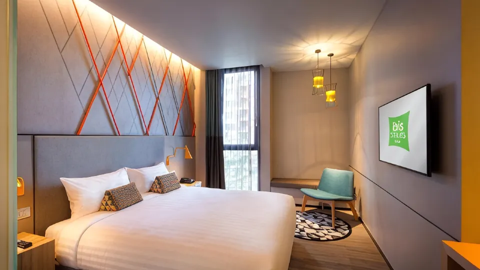 ห้องพักสไตล์ ibis Styles Bangkok Sukhumvit Phra Khanong — เตียงใหญ่ ดีไซน์สดใส สะอาด