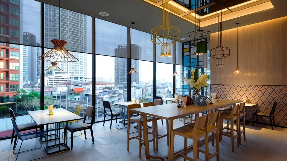 ร้านอาหาร Streats Café ibis Styles Bangkok Sukhumvit Phra Khanong บรรยากาศสว่างโปร่ง