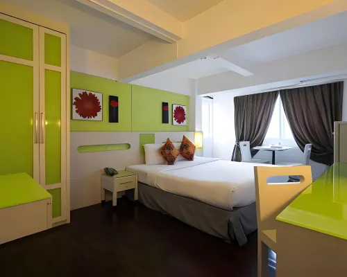 มุมล็อบบี้ The Inn Saladaeng ซอยสาลาแดง สีลม กรุงเทพ พร้อมบริการกาแฟและสแนคฟรี