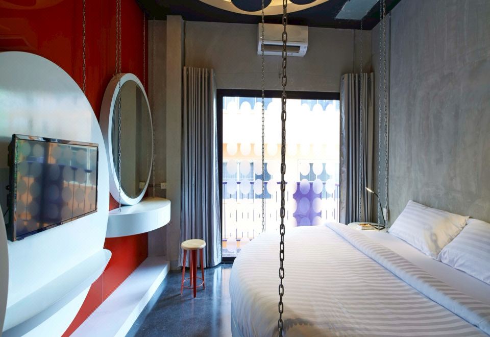 บรรยากาศทางเดินภายในตึกแถวเก่า 7 คูหา Jasaen Boutique Hotel