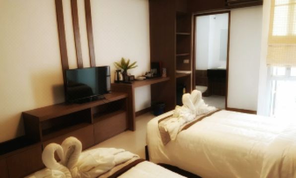 บรรยากาศสวนและทางเดินของ Leelawadee Resotel รามอินทรา บางเขน ร่มรื่น เงียบสงบ