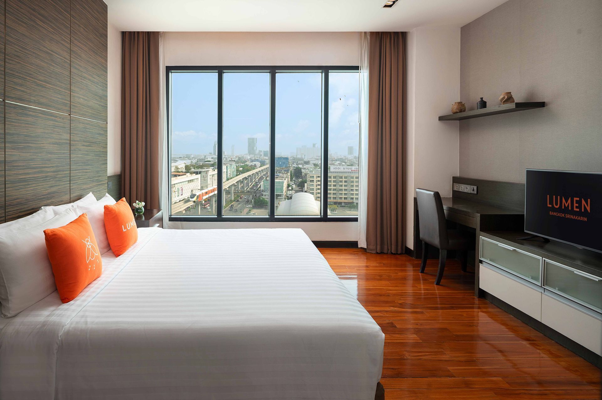Lumen Bangkok Srinakarin Hotel