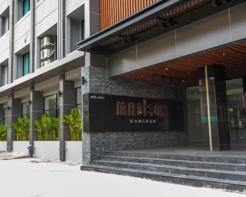 ทางเดินและพื้นที่ส่วนกลางของ Madison Bangkok Hotel ออกแบบเรียบง่ายสไตล์บูทีค