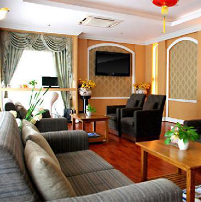 มุมมองภายนอกและทางเข้าอาคาร Metro Point Bangkok Hotel ซอยลาดพร้าว 130