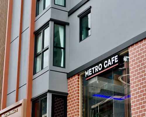 บริเวณด้านหน้าและทางเข้า Metro Hotel Phahonyothin 35 ซอยพหลโยธิน 35 กรุงเทพฯ