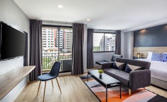 บรรยากาศในโรงแรม Narra Hotel Chaengwattana หลักสี่ กรุงเทพมหานคร