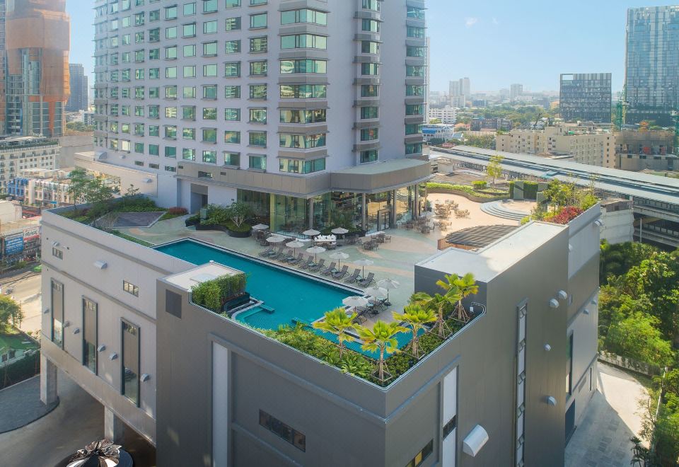 Exterior of Hotel Nikko Bangkok at 27 Sukhumvit Soi 55, Thong Lo, Bangkok