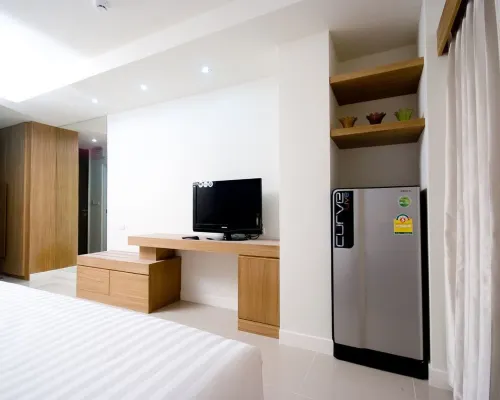 ห้องพักสไตล์เซอร์วิสอพาร์ตเมนต์ Pannapat Place ตกแต่งเรียบง่าย เตียงนุ่ม แอร์เย็น