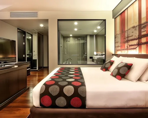 Lobby and common areas at Park Plaza Bangkok Soi 18, modern interior