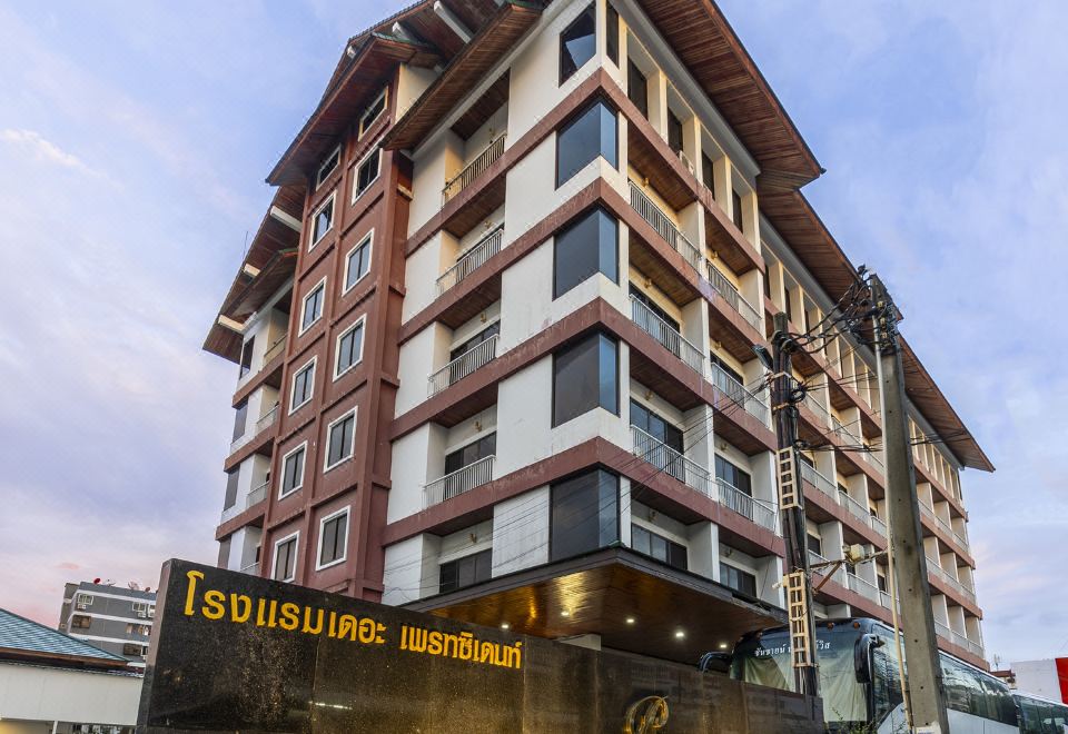 The President Hotel at Chokchai 4