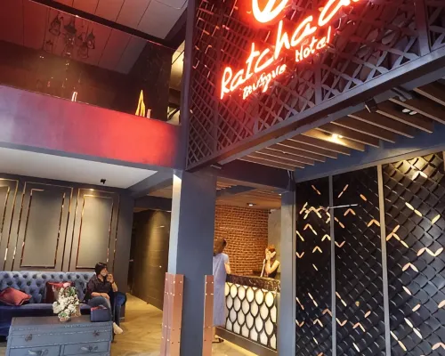 Lobby and common area of Ratchada Boutique Hotel