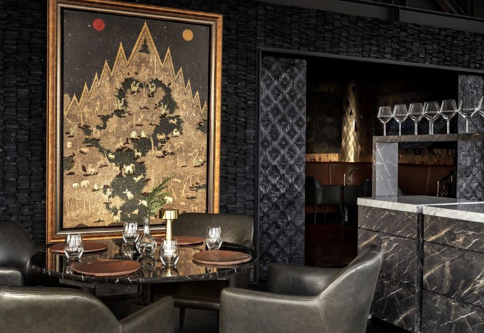 ร้านอาหารภายใน Siam@Siam Design Hotel ตกแต่งสไตล์อาร์ตจัดจ้าน