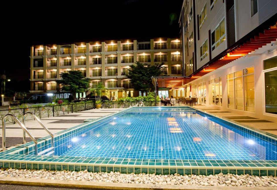ด้านหน้าและทางเข้าของโรงแรม Sinsuvarn Airport Suite กรุงเทพฯ