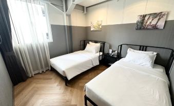 มุมสระว่ายน้ำในร่ม Talakkia Boutique Hotel Bangkok ชั้นในอาคาร