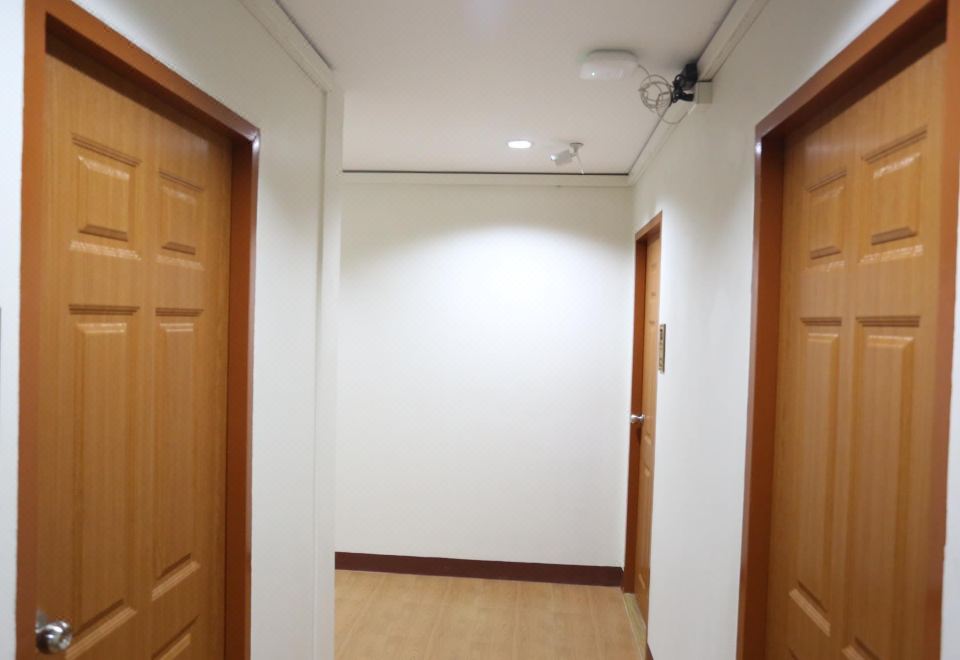 บริเวณทางเข้า TD Bangkok Hotel ซอยลาดพร้าว 1 กรุงเทพ