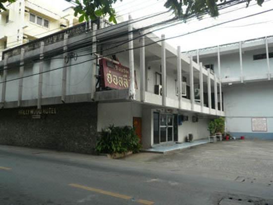 Tong Kao Hotel (999) เอกมัย