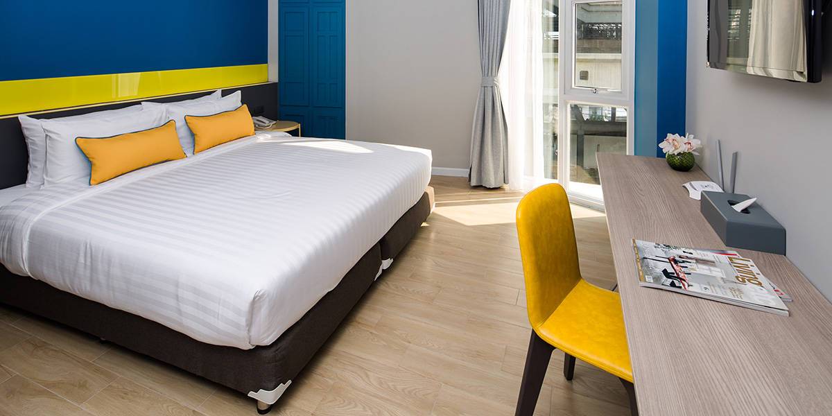 ห้อง Superior ของ Hotel Tranz กระทัดรัดสะอาดตา เหมาะสำหรับนักเดินทางที่เน้นทำเลใกล้รถไฟฟ้า