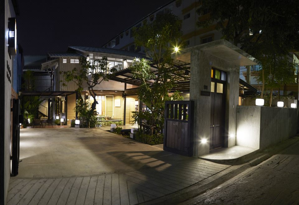 ห้องอาหารเช้าและมุมนั่งเล่น Uncle Loy's Boutique House บรรยากาศบ้านเก่าอายุกว่า 80 ปี