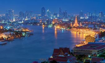พื้นที่ส่วนกลางและบรรยากาศสวนของ Villa Cha-Cha Khaosan Rambuttri กรุงเทพ