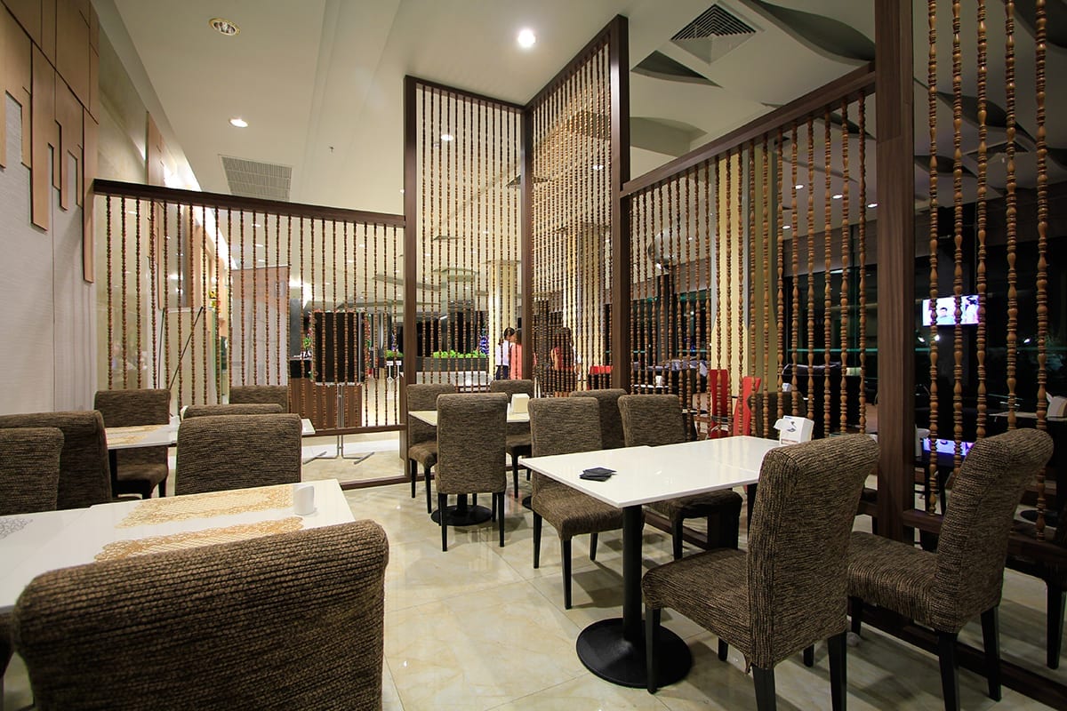 ห้องพักของ Alvarez Hotel บุรีรัมย์ ตกแต่งโทนสบายตาขนาดกว้าง