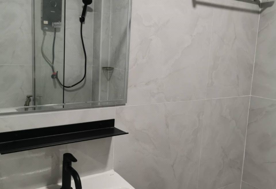 ห้องพักของ Ratanasiri Hotel โรงแรมรัตนศิริ ชัยภูมิ ตกแต่งใหม่ สะอาดเรียบง่าย