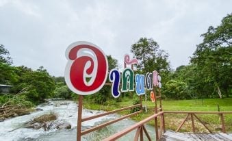 ห้องพักและวิลล่าของ Akantuka Homestay ริมลำธาร ตกแต่งเรียบง่ายกลมกลืนธรรมชาติ