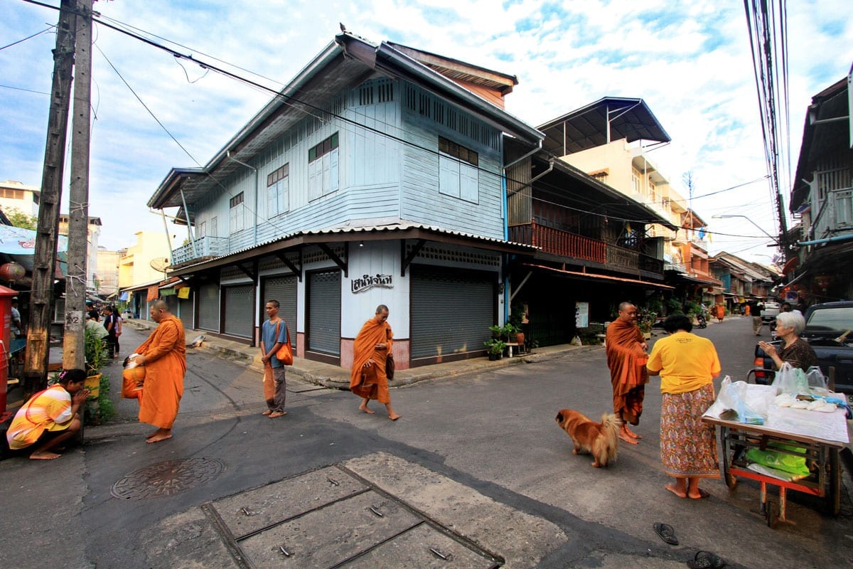 อาคารไม้สไตล์ชิโน-ยูโรเปียนของ Baan Luang Rajamaitri Historic Inn ริมแม่น้ำจันทบุรี