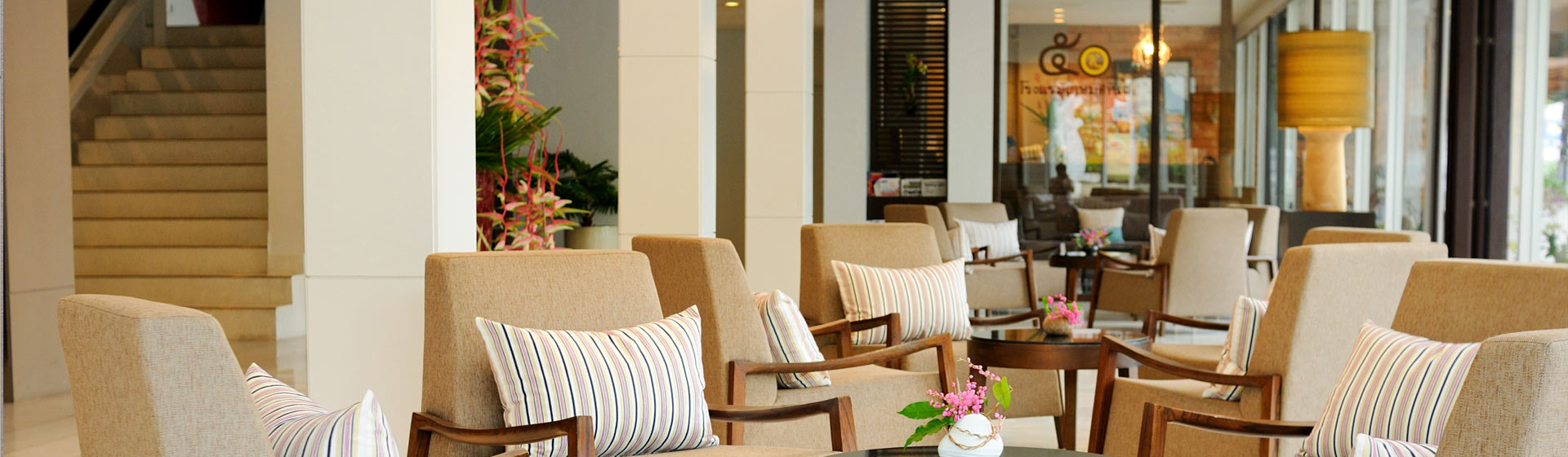 ล็อบบี้และพื้นที่ต้อนรับของ Kasemsarn Hotel Chanthaburi ตกแต่งเรียบง่าย สะอาดตา