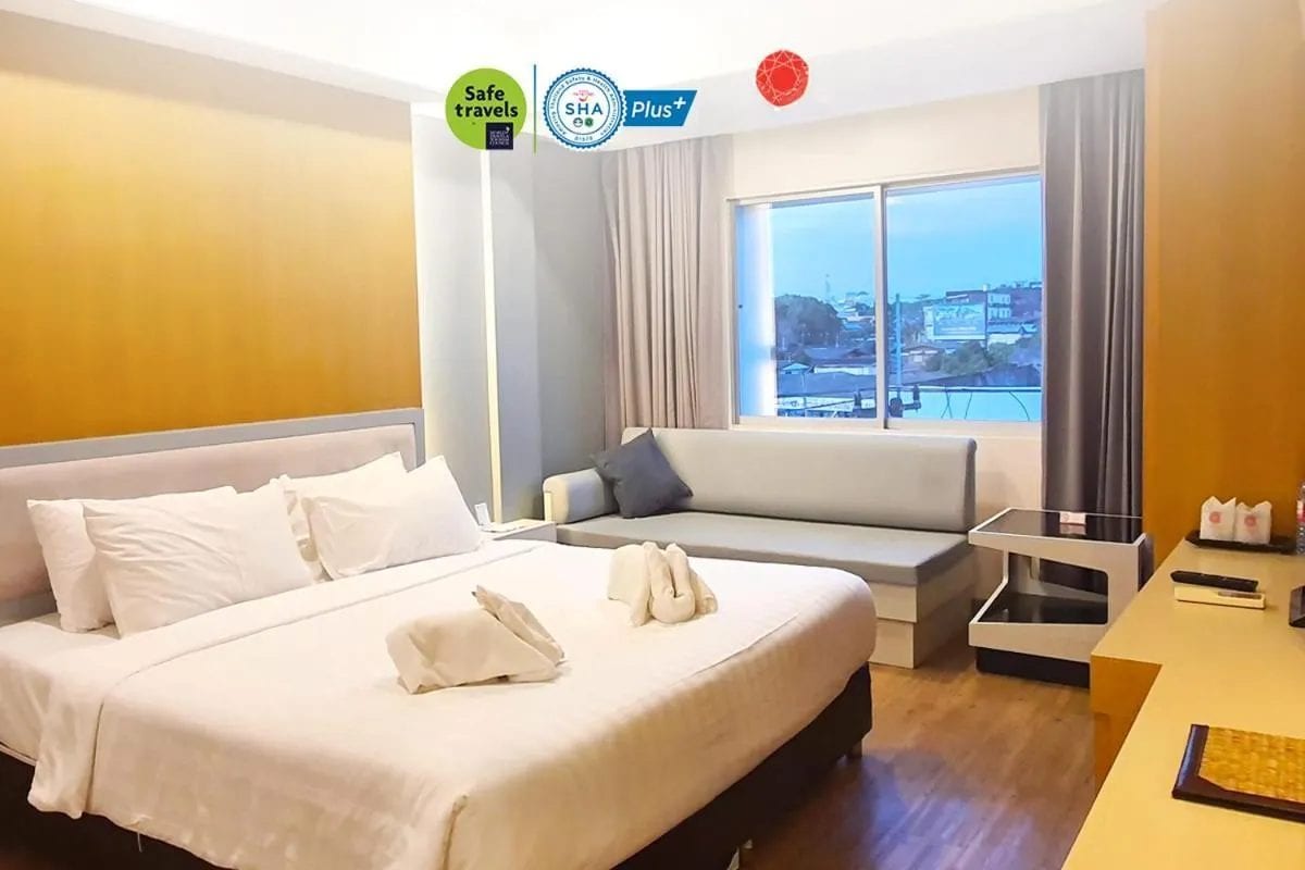 มุมห้องอาหารและพื้นที่ส่วนกลางของ New Travel Lodge Hotel จันทบุรี