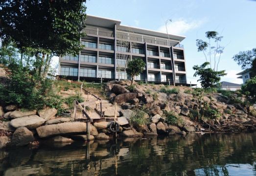 Riverawan Hotel