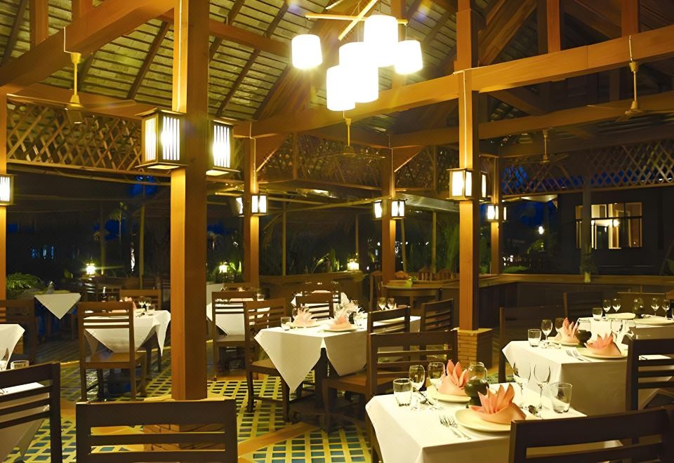 ห้องพักสไตล์คอตเทจตกแต่งงานไม้โทนอบอุ่นของ Phowadol Resort