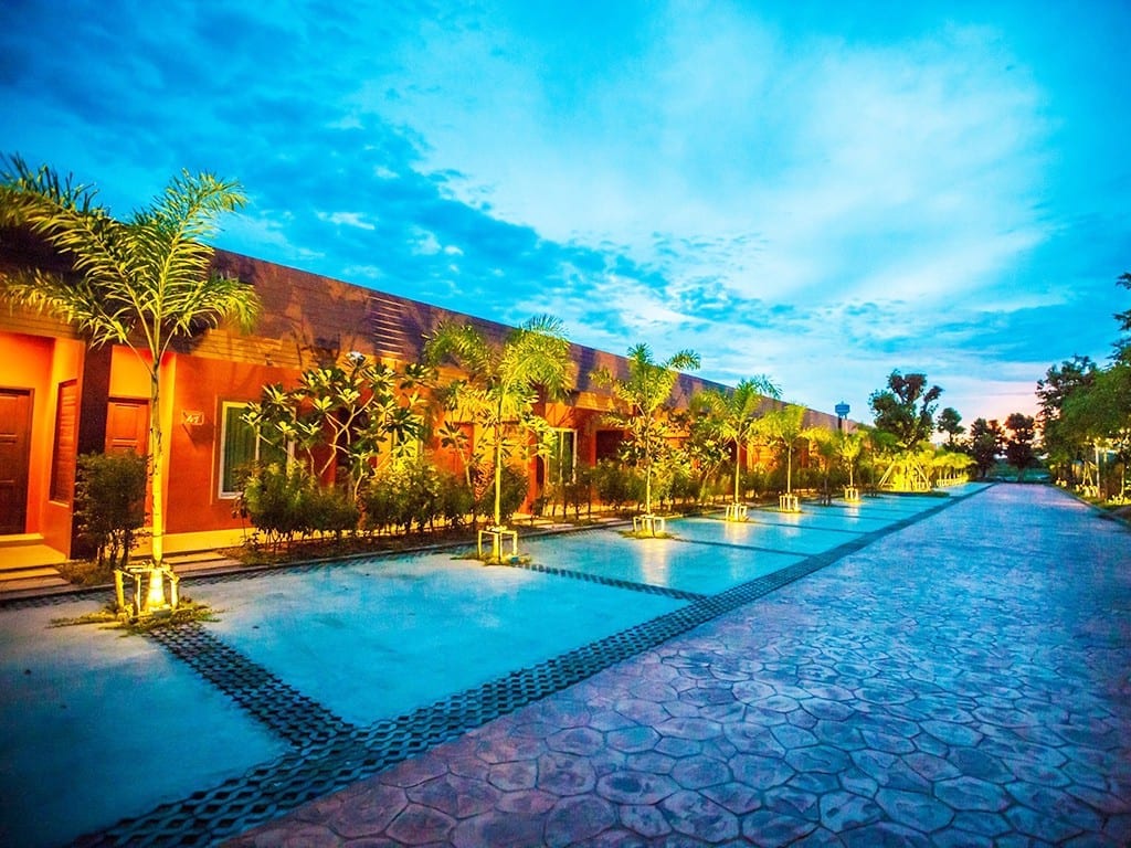 บรรยากาศสวนและพื้นที่พักผ่อนของ Arcadia Resort เขตอุตสาหกรรมอีสเทิร์นซีบอร์ด