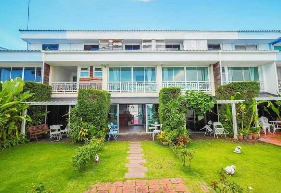 Baan Sattahip by the Sea