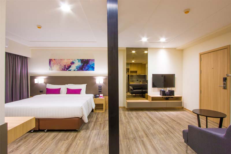 มุมเมืองศรีราชาใกล้ Pacific Park และโรบินสัน บริเวณที่พัก Benri Sriracha Residence เดินถึงห้างได้ในไม่กี่นาที