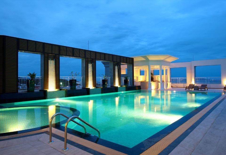ล็อบบี้และพื้นที่ส่วนกลางของ Cape Racha Hotel ถนนเจิมจอมพล อำเภอศรีราชา ชลบุรี